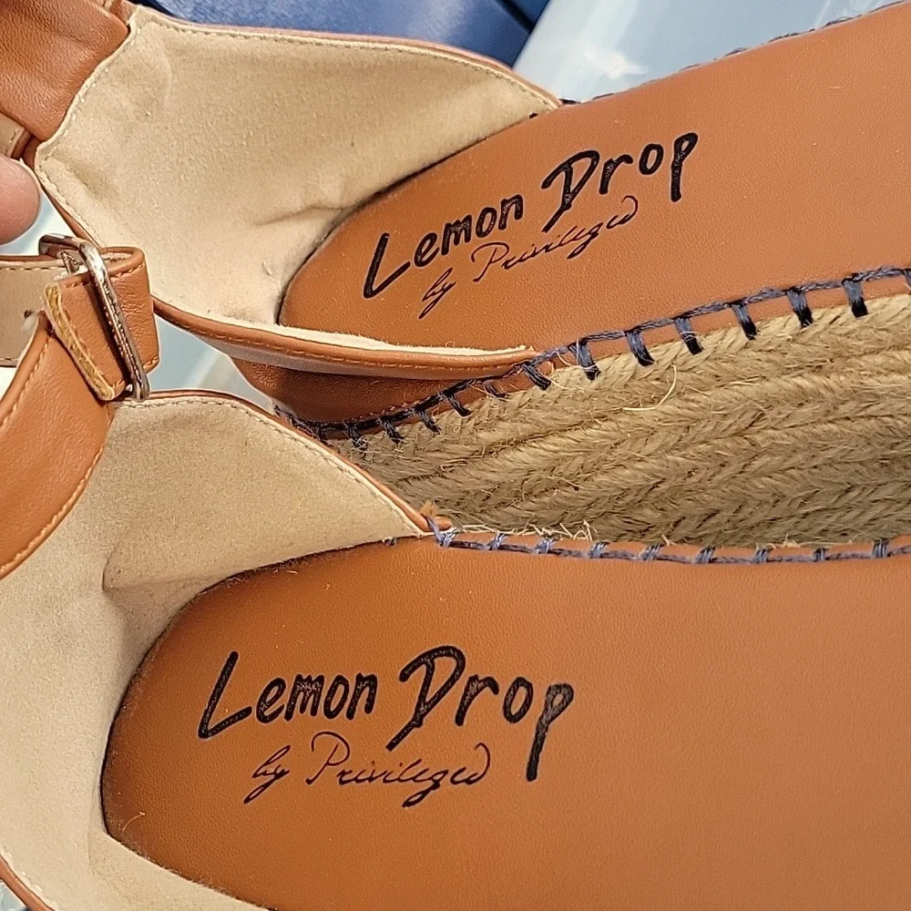 Lemon Drop Wedge Sandals - Picture 5 of 7